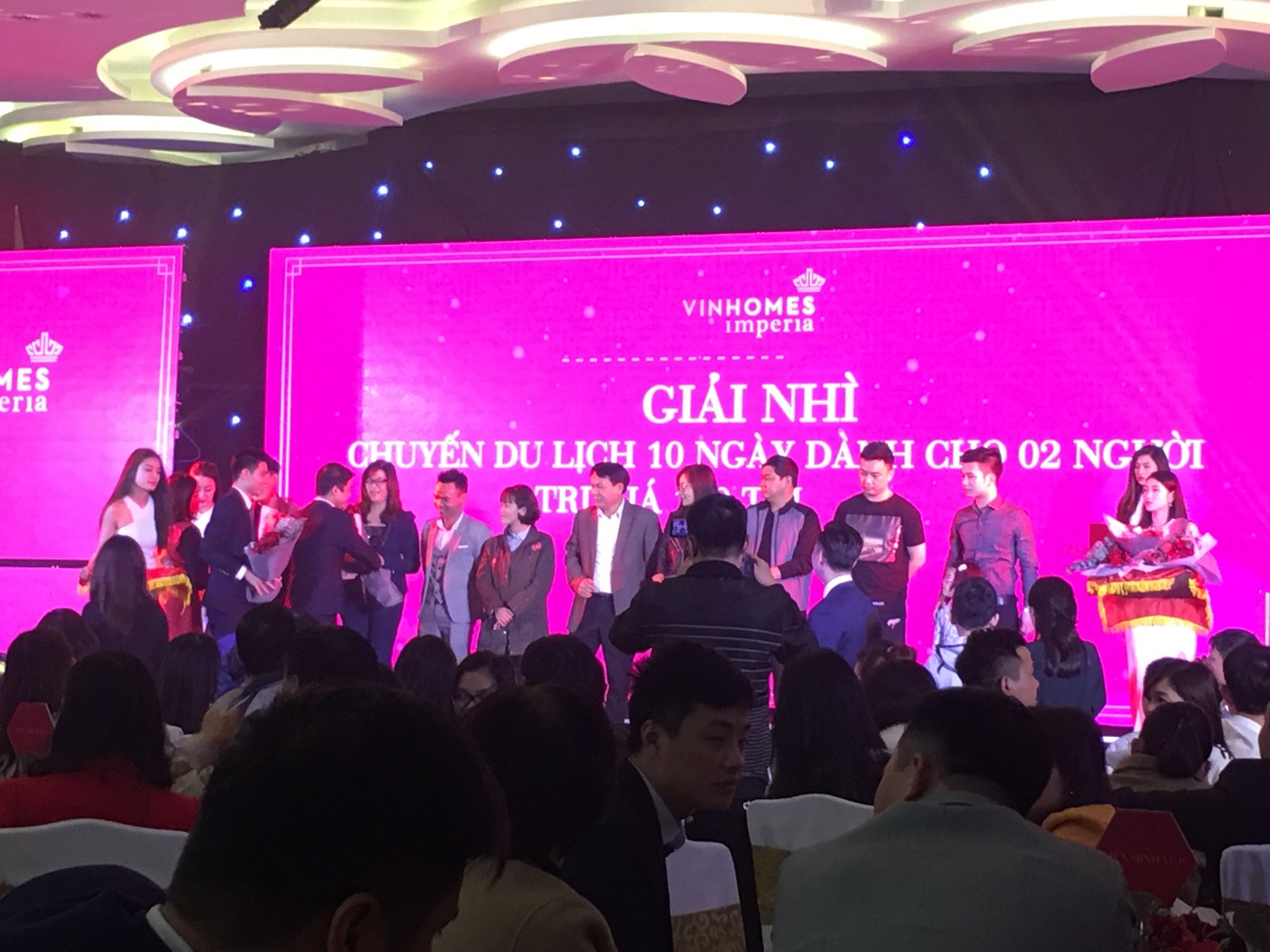 CÁC CHIẾN BINH DOTHI GROUP HÁO HỨC THAM DỰ LỄ BỐC THĂM "TRẢI NGHIỆM ĐIỂM VÀNG - XE SANG DẪN LỐI"
